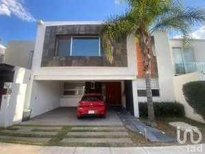NEX-184336 - Casa en Renta, con 3 recamaras, con 2 baños, con 232 m2 de construcción en Real del Molino, CP 20983, Aguascalientes.