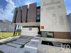 NEX-190946 - Casa en Venta, con 3 recamaras, con 3 baños, con 299 m2 de construcción en Lic Manuel Gómez Morin, CP 20200, Aguascalientes.