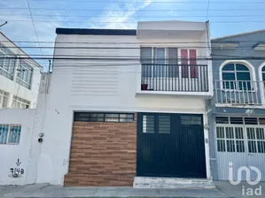 NEX-248675 - Casa en Venta, con 13 recamaras, con 13 baños, con 283 m2 de construcción.