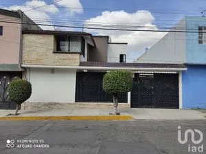 NEX-189619 - Casa en Renta, con 3 recamaras, con 1 baño, con 180 m2 de construcción en Maravillas, CP 72220, Puebla.
