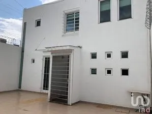 NEX-241650 - Casa en Renta, con 2 recamaras, con 1 baño, con 111 m2 de construcción en INFONAVIT Loma Verde, CP 90355, Tlaxcala.