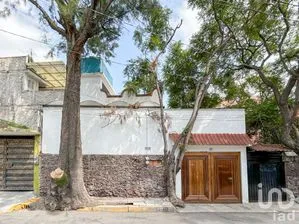 NEX-186316 - Casa en Venta, con 5 recamaras, con 3 baños, con 330 m2 de construcción en Jardines de San Lorenzo Tezonco, CP 09940, Ciudad de México.