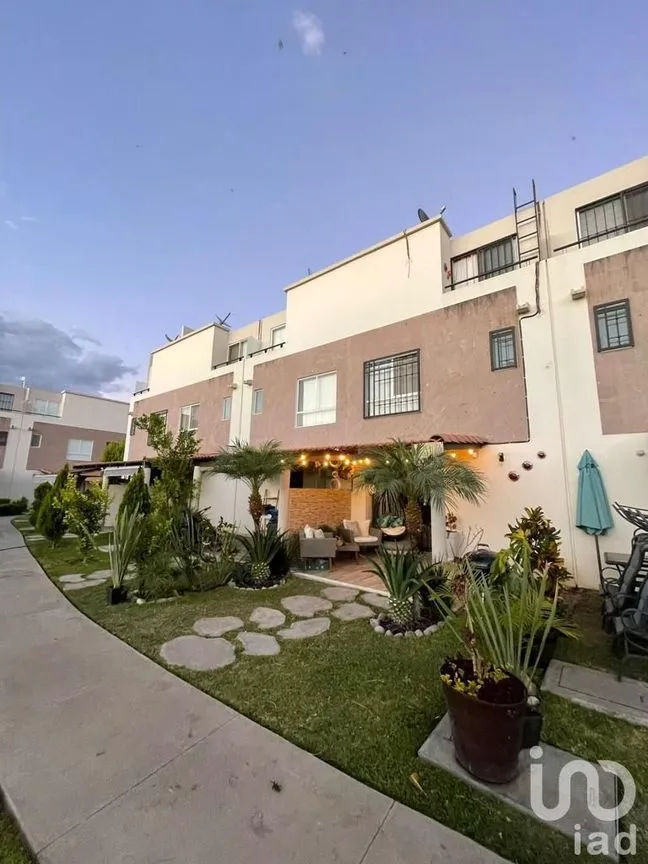 Casa en Venta en Real Santa Fe, Xochitepec, Morelos | NEX-156760 | iad México | Foto 1 de 23