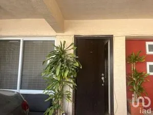 NEX-176160 - Casa en Venta, con 3 recamaras, con 2 baños, con 106 m2 de construcción en Las Américas, CP 55076, México.