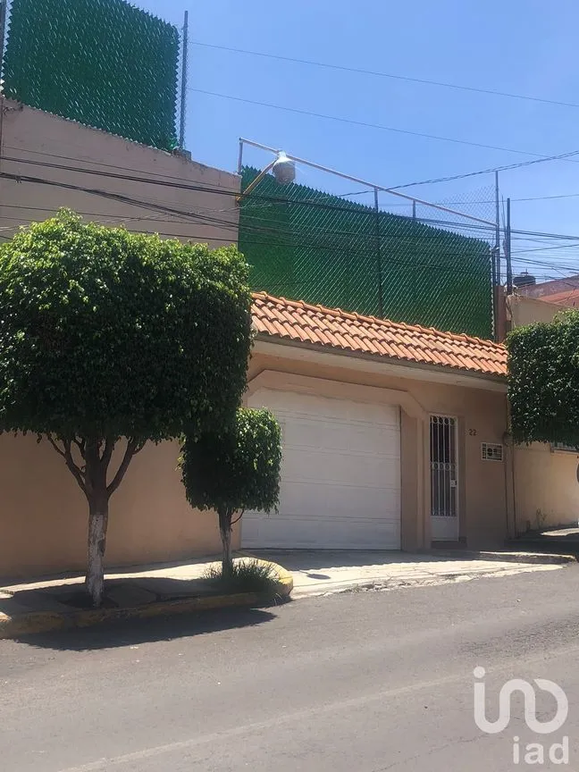 Casa en Venta en Olivar del Conde 1a Sección, Álvaro Obregón, Ciudad de México | NEX-177845 | iad México | Foto 2 de 17
