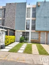 NEX-177845 - Casa en Venta, con 4 recamaras, con 2 baños, con 95 m2 de construcción.