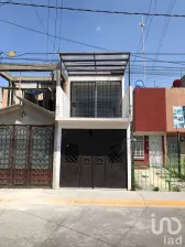 NEX-183626 - Casa en Venta, con 3 recamaras, con 1 baño, con 120 m2 de construcción en Los Héroes Ecatepec Sección V, CP 55060, México.
