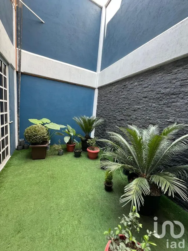 Casa en Venta en Jardines de Morelos Sección Fuentes, Ecatepec de Morelos, México | NEX-203809 | iad México | Foto 2 de 17