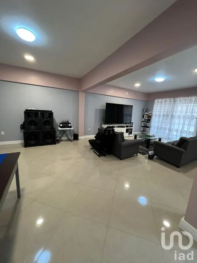 Casa en Venta en Jardines de Morelos Sección Fuentes, Ecatepec de Morelos, México | NEX-203809 | iad México | Foto 11 de 17