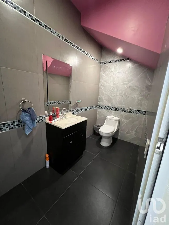 Casa en Venta en Jardines de Morelos Sección Fuentes, Ecatepec de Morelos, México | NEX-203809 | iad México | Foto 12 de 17