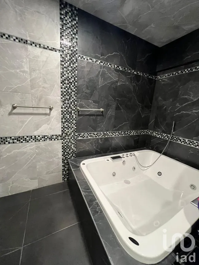Casa en Venta en Jardines de Morelos Sección Fuentes, Ecatepec de Morelos, México | NEX-203809 | iad México | Foto 5 de 17