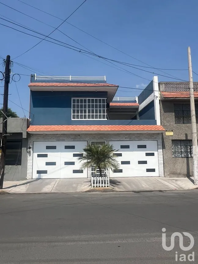 Casa en Venta en Jardines de Morelos Sección Fuentes, Ecatepec de Morelos, México | NEX-203809 | iad México | Foto 1 de 17