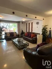 NEX-237707 - Casa en Venta, con 4 recamaras, con 4 baños, con 400 m2 de construcción.