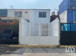 NEX-286592 - Casa en Venta, con 2 recamaras, con 1 baño, con 56 m2 de construcción en San Pablo de las Salinas, CP 54930, México.