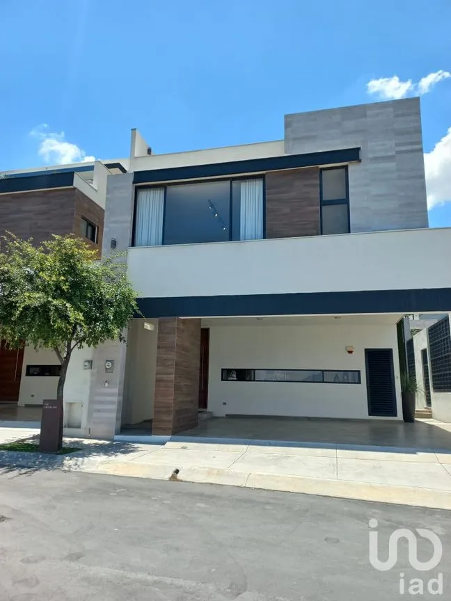 Casa en Venta en Ciudad Cumbres, García, Nuevo León | NEX-214620 | iad México | Foto 1 de 16