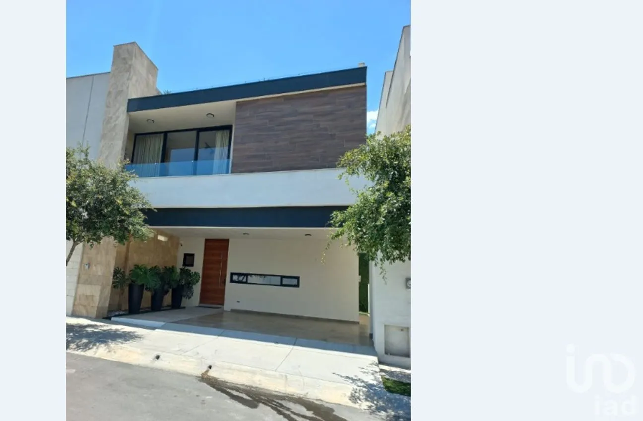 Casa en Venta en Ciudad Cumbres, García, Nuevo León | NEX-214627 | iad México | Foto 1 de 18