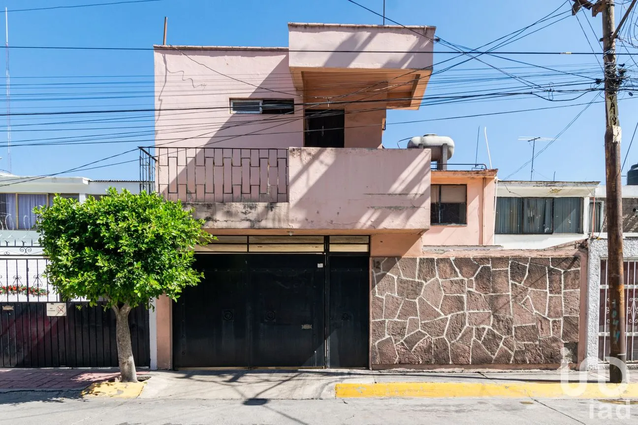 Casa en Venta en Prado Vallejo, Tlalnepantla de Baz, México | NEX-154823 | iad México | Foto 1 de 24