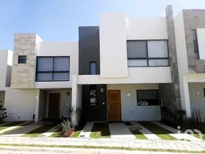 NEX-197948 - Casa en Renta, con 3 recamaras, con 3 baños, con 130 m2 de construcción en Lomas de Angelópolis, CP 72830, Puebla.