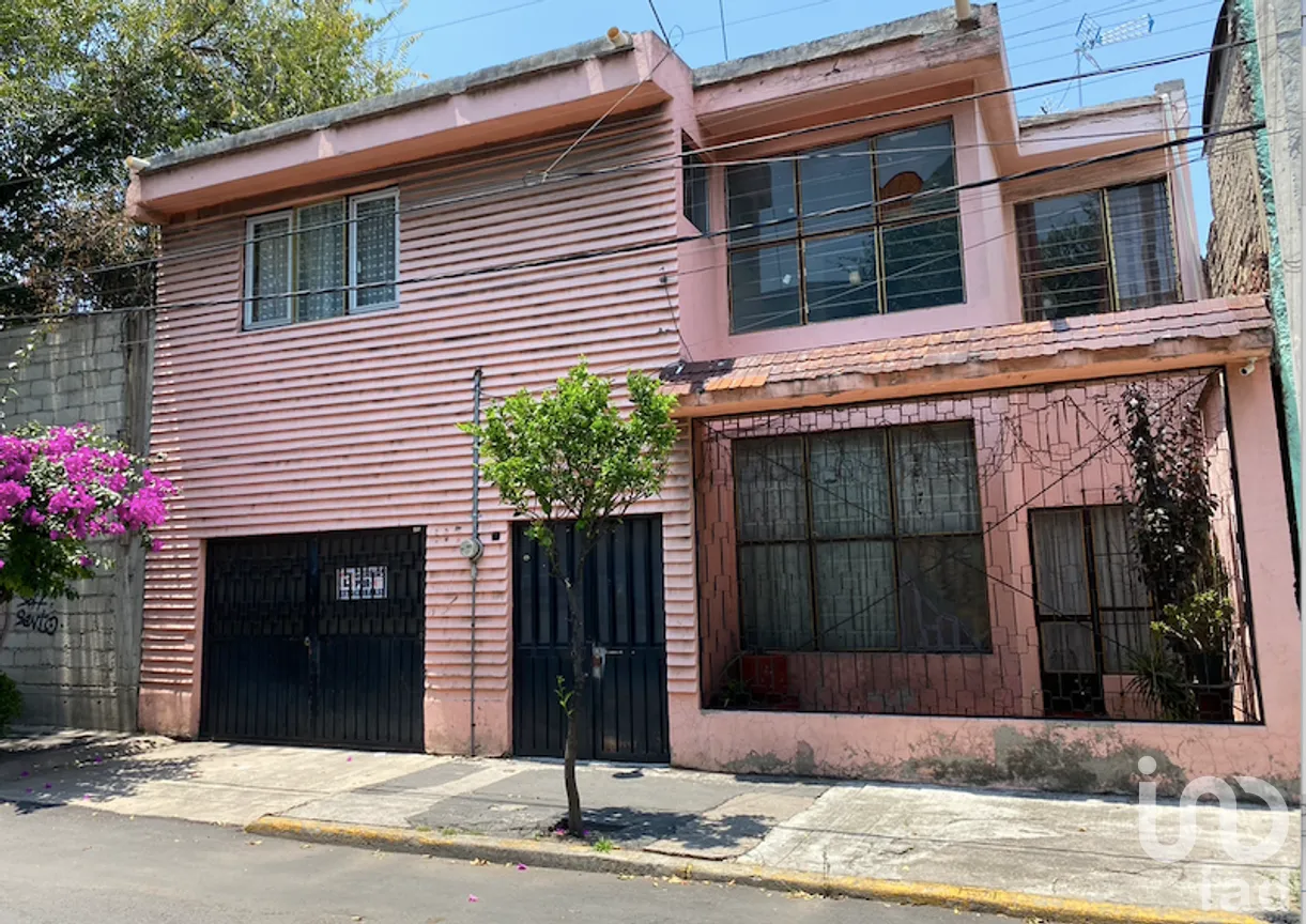 Casa en Venta en Vallejo, Gustavo A. Madero, Ciudad de México | NEX-193319 | iad México | Foto 1 de 9