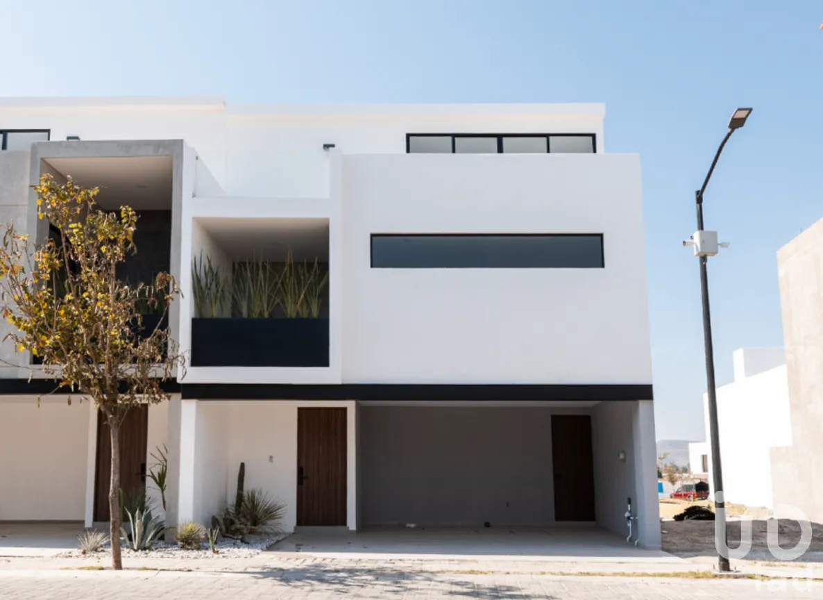 Casa en Venta en Lomas de Angelópolis, San Andrés Cholula, Puebla | NEX-165318 | iad México | Foto 1 de 8