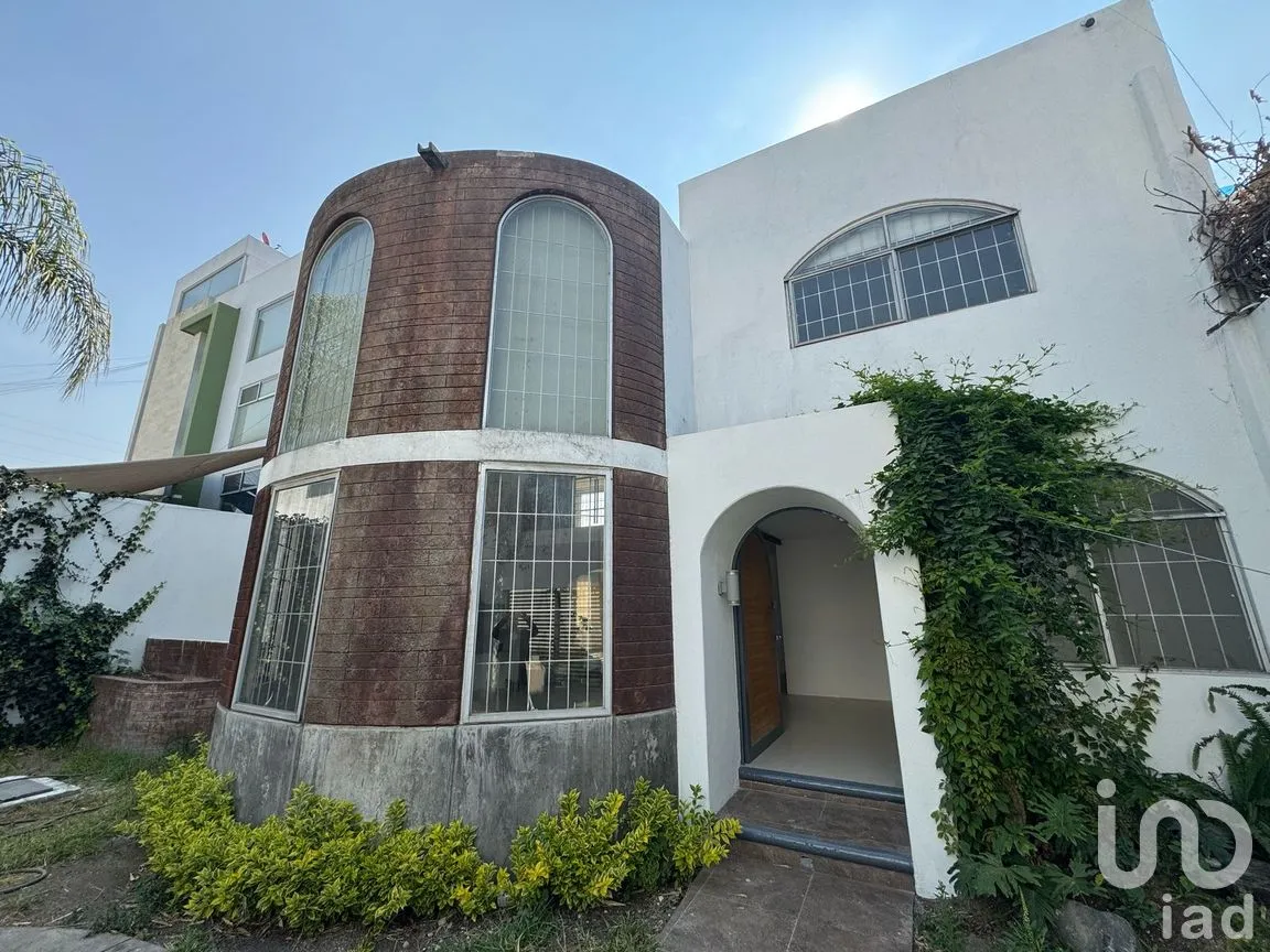 Casa en Venta en Santa Cruz Buenavista, Puebla, Puebla | NEX-254235 | iad México | Foto 1 de 17