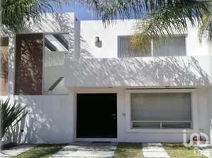 NEX-295136 - Casa en Renta, con 3 recamaras, con 2 baños, con 170 m2 de construcción en Momoxpan, CP 72754, Puebla.