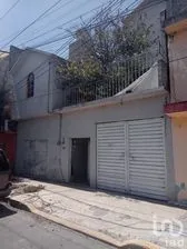 NEX-198942 - Casa en Venta, con 4 recamaras, con 2 baños, con 232 m2 de construcción en Benito Juárez (La Aurora), CP 57000, México.