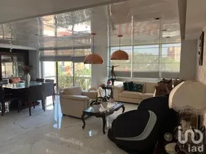 NEX-248053 - Departamento en Renta, con 4 recamaras, con 4 baños, con 207 m2 de construcción.