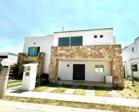 NEX-253111 - Casa en Venta, con 3 recamaras, con 2 baños, con 177 m2 de construcción.