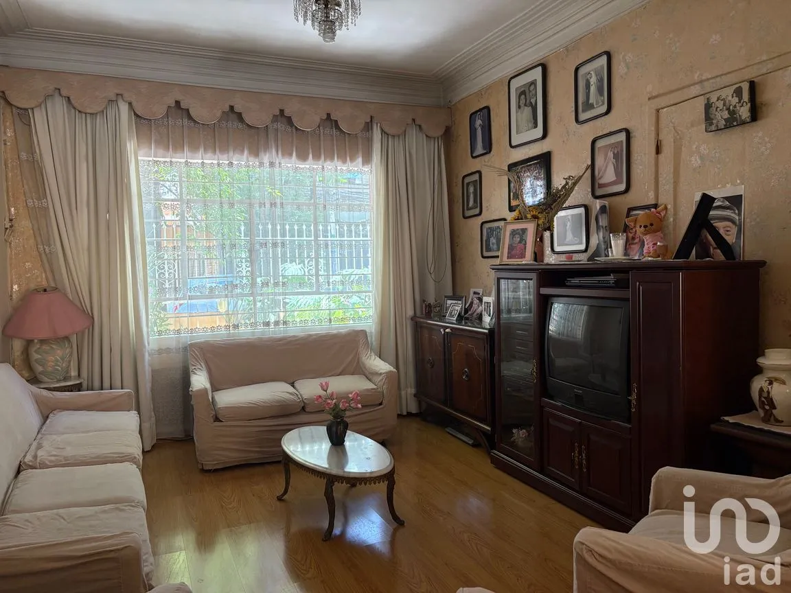 Casa en Venta en Villa de Cortes, Benito Juárez, Ciudad de México | NEX-254149 | iad México | Foto 1 de 25