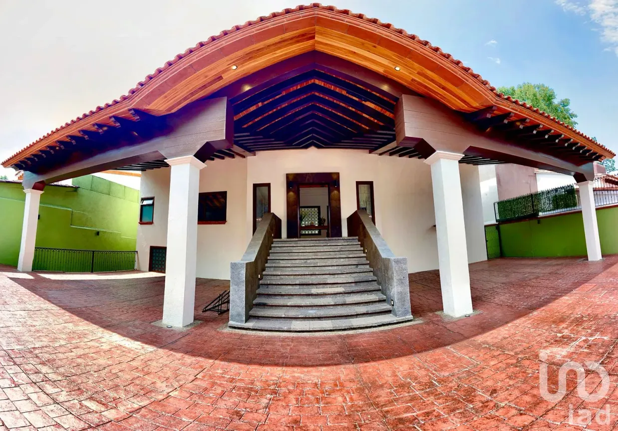 Casa en Venta en Avándaro, Valle de Bravo, México | NEX-154839 | iad México | Foto 2 de 24