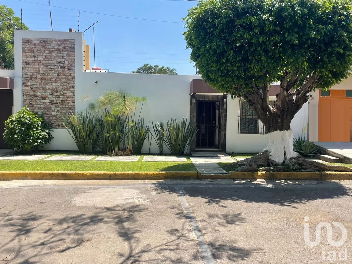 Casa en Venta en Real Hacienda de San José, Jiutepec, Morelos | NEX-202997 | iad México | Foto 1 de 15