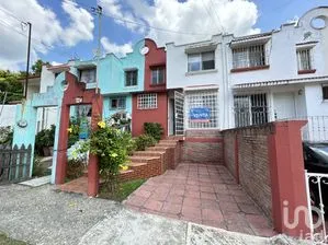 NEX-217628 - Casa en Venta, con 3 recamaras, con 2 baños, con 85 m2 de construcción en Lomas de Maratea, CP 92853, Veracruz de Ignacio de la Llave.