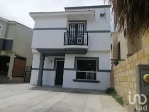 NEX-193133 - Casa en Venta, con 3 recamaras, con 2 baños, con 111 m2 de construcción en Real del Sol, CP 32543, Chihuahua.