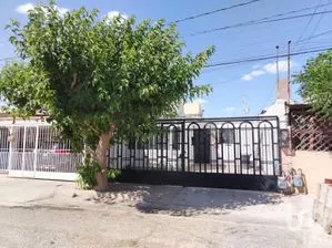 NEX-299497 - Casa en Venta, con 2 recamaras, con 1 baño, con 100 m2 de construcción en Jardines del Aeropuerto, CP 32695, Chihuahua.
