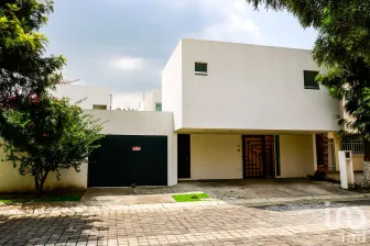 NEX-156595 - Casa en Venta, con 3 recamaras, con 4 baños, con 276 m2 de construcción en Santa María Zacatepec, CP 72660, Puebla.