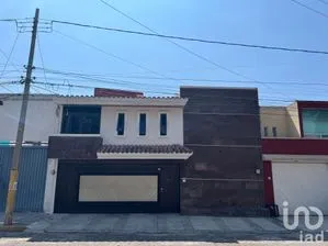 NEX-162424 - Casa en Venta, con 5 recamaras, con 3 baños, con 283 m2 de construcción en Jardines de San Manuel, CP 72570, Puebla.
