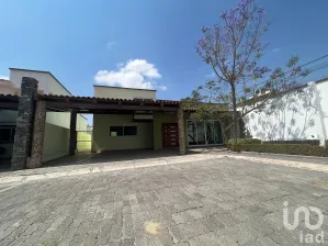 NEX-167038 - Casa en Renta, con 4 recamaras, con 4 baños, con 345 m2 de construcción en Santiago Mixquitla, CP 72760, Puebla.