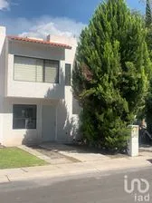 NEX-157083 - Casa en Renta, con 3 recamaras, con 2 baños, con 93 m2 de construcción en Sonterra, CP 76235, Querétaro.
