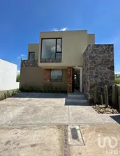 NEX-195087 - Casa en Venta, con 4 recamaras, con 5 baños, con 250 m2 de construcción en Zibatá, CP 76269, Querétaro.