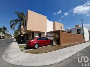 NEX-249178 - Casa en Venta, con 3 recamaras, con 2 baños, con 152 m2 de construcción en Puerta Real, CP 76910, Querétaro.