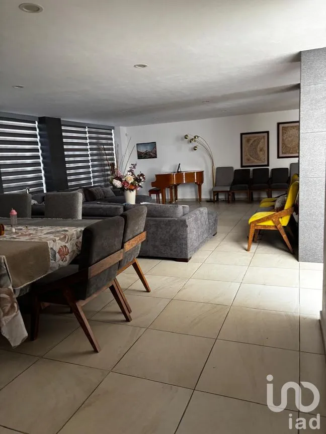 Casa en Venta en Villas del Mesón, Querétaro, Querétaro | NEX-254056 | iad México | Foto 2 de 10