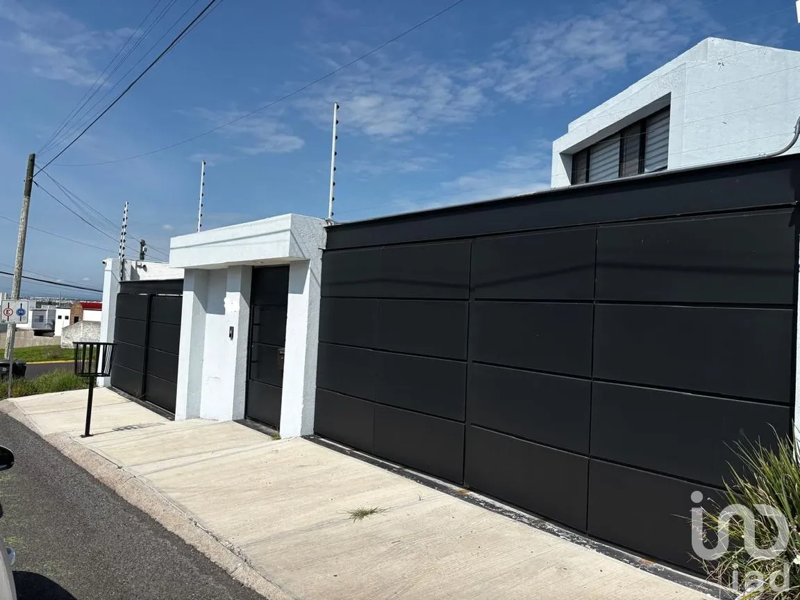 Casa en Venta en Villas del Mesón, Querétaro, Querétaro | NEX-254056 | iad México | Foto 1 de 10