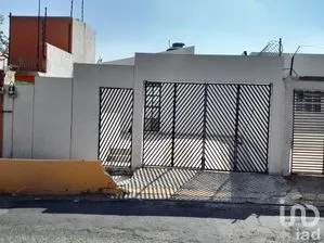 NEX-193022 - Casa en Renta, con 3 recamaras, con 2 baños, con 120 m2 de construcción en Petroquímica Lomas Verdes, CP 53124, México.