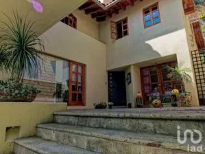 NEX-292498 - Casa en Venta, con 3 recamaras, con 3 baños, con 276 m2 de construcción.