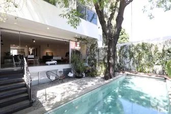 NEX-305968 - Casa en Renta, con 3 recamaras, con 3 baños, con 370 m2 de construcción.