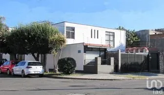 NEX-190331 - Casa en Venta, con 4 recamaras, con 2 baños, con 223 m2 de construcción en Los Volcanes, CP 72410, Puebla.