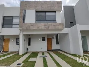 NEX-205475 - Casa en Venta, con 3 recamaras, con 2 baños, con 147 m2 de construcción en Lomas de Angelópolis, CP 72830, Puebla.