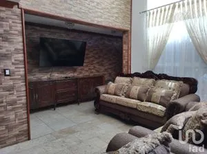 NEX-210026 - Casa en Renta, con 4 recamaras, con 2 baños, con 277 m2 de construcción en San Bernardino Tlaxcalancingo, CP 72820, Puebla.