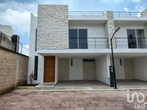 NEX-252929 - Casa en Venta, con 3 recamaras, con 3 baños, con 220 m2 de construcción en Momoxpan, CP 72754, Puebla.